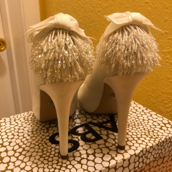 NIB ABS Akira White Satin Peep Toe Shoes - Picture 9 of 13